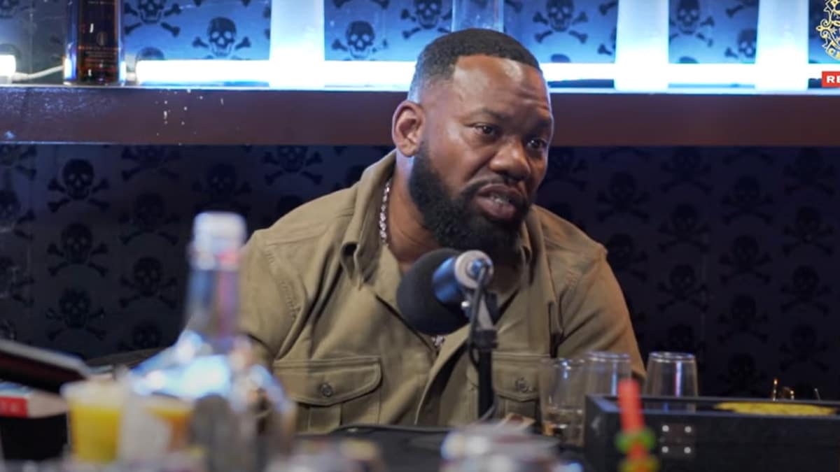RAEKWON HEARS TUPAC'S "OLD SCHOOL" FOR THE FIRST TIME 26 YEARS LATER
