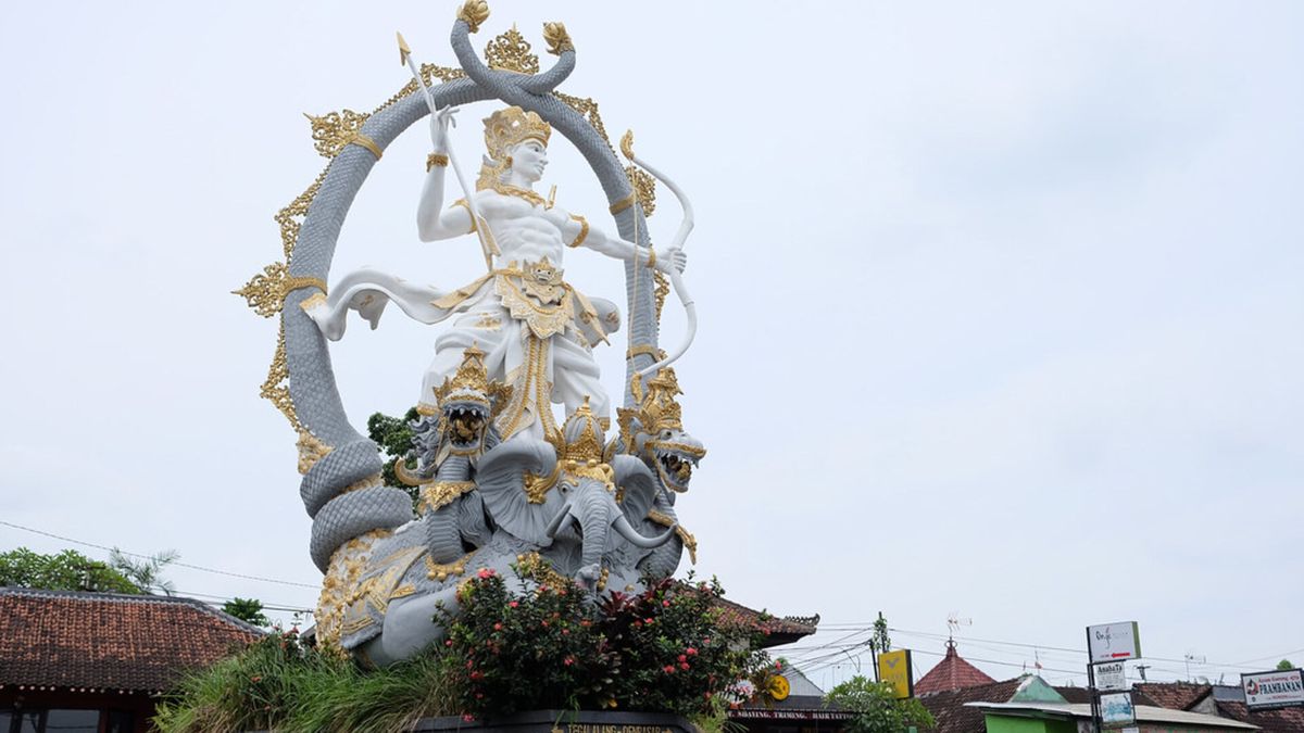 Dewa Indra: Raja Para Dewa dan Penguasa Langit dalam Hindu