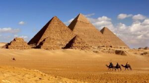 Read more about the article Piramida Giza: Jejak Artefak Abadi dalam Sejarah Mesir aKuno