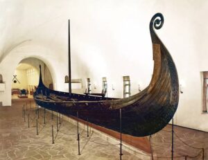 Read more about the article Kapal Oseberg: Jelajahi Makna Arkeologis Artefak Viking Kuno
